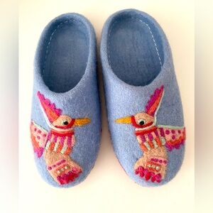 Last price drop! French Knot Blue Wool Hummingbird Slippers Handmade in Nepal